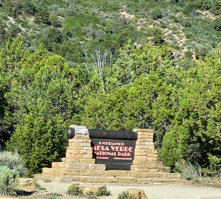 mesa-verde-national-park-entrance-sign-photo